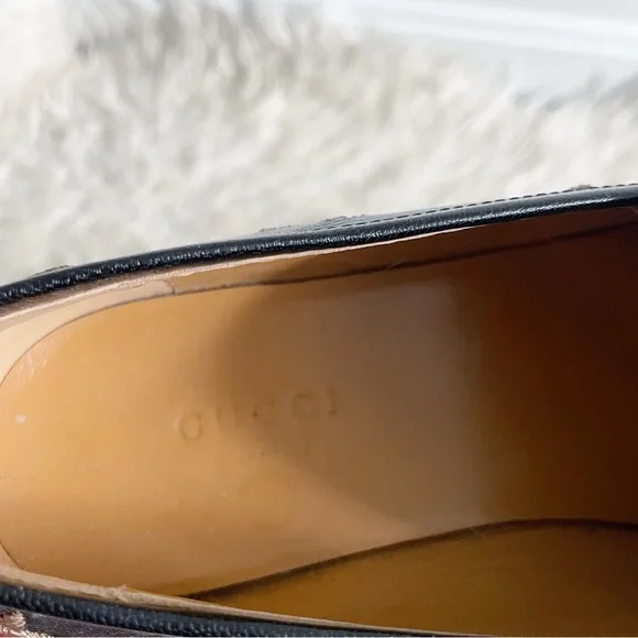 Gucci Jordaan Embroidered Leather Loafer Bee Star
Black Gold Horsebit Size 37.5 - Picture 6 of 11